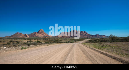 Spitzkoppe, einzigartige Felsformation im Damaraland, Namibia Stockfoto