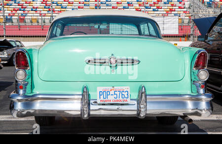 CONCORD, NC (USA) - September 7, 2018: A 1955 Buick Automobil auf Anzeige an der Pennzoil AutoFair Classic Car Show in Charlotte Motor Speedway. Stockfoto