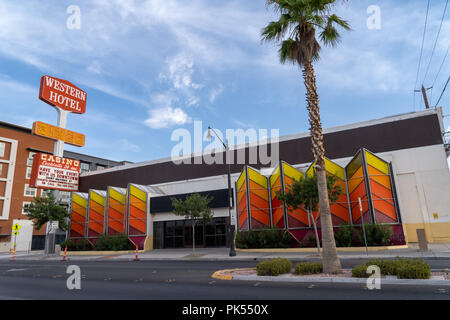11. JULI 2018 Las Vegas, NV: Die alten Western Hotel Casino und Bingo Halle sitzt leer auf der Fremont Street in der Innenstadt. Dies ist ein weiß Dive Bar Casino frequ Stockfoto