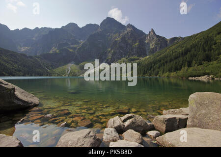 See Morskie Oko mit Mięguszowiecki Szczyt, Hohe Tatra, Polen Stockfoto