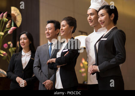 Professioneller Service im Luxus Hotel Stockfoto