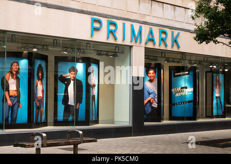 Das Fenster Anzeige der Primark store in der Kirche St Liverpool UK. Stockfoto