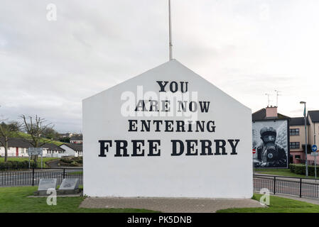 "Sie sind jetzt "Free Derry" Wandbild in der Bogside, Derry, Nordirland Stockfoto