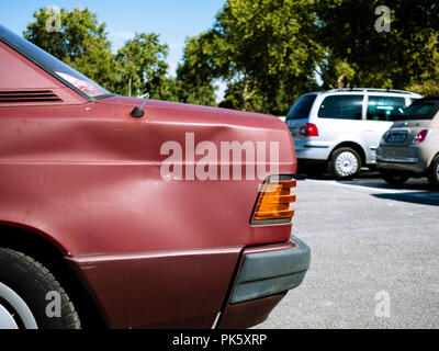 Beschädigtes Auto Stockfoto