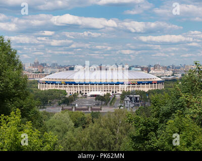 Moskau Russland - Juni 20, 2018: Luzhniki Stadion in Moskau, Blick vom Stadtteil Vorobyovy Sicht der FIFA Fußball-Weltmeisterschaft 2018 in Russland Stockfoto