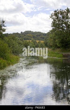 Die Forth und Clyde Canal an Auchinstarry, in der Nähe von Cumbernauld, Schottland, Großbritannien. Stockfoto