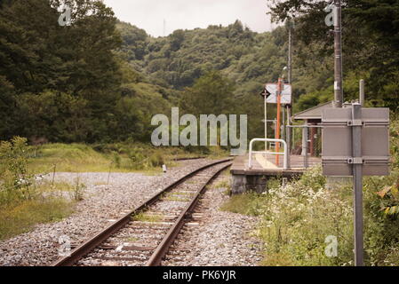 Die Matsubarako Station, ein unbemanntes Bahnhof, der koumi Linie in Japan Stockfoto