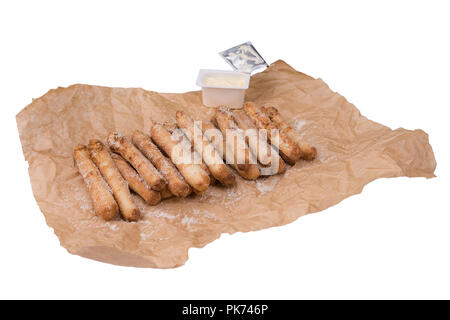 Brot mit Käse auf weißem Hintergrund Stockfoto