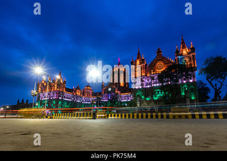 Die ikonischen CST Bahnhof in Mumbai gut beleuchtet am 15. August, Tag der Unabhängigkeit von Indien Stockfoto