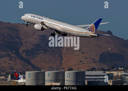 Boeing 787-9 Dreamliner (N 27957) betrieben von United Airlines Abflug Flughafen San Francisco International (Ksfo), San Francisco, Kalifornien, Vereinigte Staaten von Amerika Stockfoto