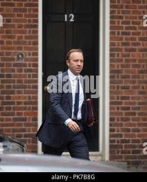 Downing Street, London, UK. 11. September 2018. Matt Hancock, Staatssekretär für Gesundheit und soziale Versorgung in Downing Street für die wöchentliche Kabinettssitzung. Credit: Malcolm Park/Alamy Leben Nachrichten. Stockfoto