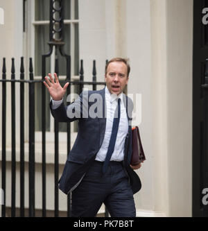 Downing Street, London, UK. 11. September 2018. Matt Hancock, Staatssekretär für Gesundheit und soziale Versorgung in Downing Street für die wöchentliche Kabinettssitzung. Credit: Malcolm Park/Alamy Leben Nachrichten. Stockfoto