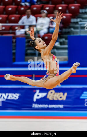 Sofia, die Türkei. September 11, 2018: Anastasia Zacrevschi von Moldau während der Rhythmischen Gymnastik Weltmeisterschaften am Arena Armeec in Sofia am 36. Abb. Rhythmische Gymnastik Weltmeisterschaften. Ulrik Pedersen/CSM Stockfoto