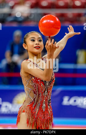 Sofia, die Türkei. September 11, 2018: Izzah Amzan von Malaysia bei rhythmischen Turn-WM in der Arena Armeec in Sofia am 36. Abb. Rhythmische Gymnastik Weltmeisterschaften. Ulrik Pedersen/CSM Stockfoto