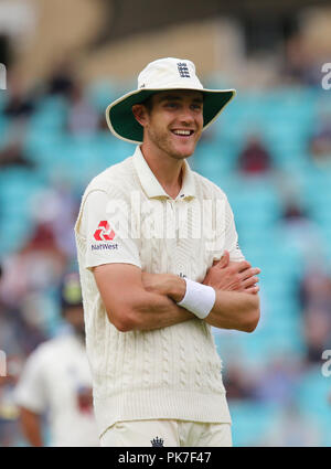 Kia Oval, London, UK. 11 Sep, 2018. Specsavers internationalen Test Match Cricket, 5. Test, Tag 5; Stuart Breite von England Credit: Aktion plus Sport/Alamy leben Nachrichten Stockfoto