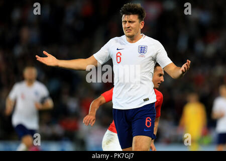 King Power Stadion, Leicester, Großbritannien. 11 Sep, 2018. Internationaler Fußball-freundlich, England und der Schweiz; Harry Maguire von England sieht nach einem Foul nicht gegeben war: Aktion plus Sport/Alamy Leben Nachrichten niedergeschlagen Stockfoto