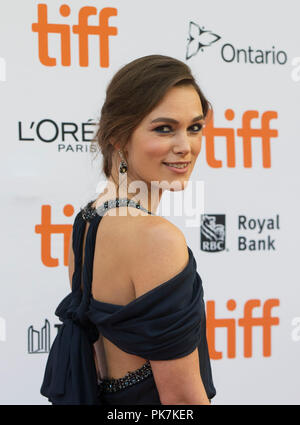 Toronto, Kanada. 11 Sep, 2018. Schauspielerin Keira Knightley posiert für Fotos vor den kanadischen Premiere des Films 'Colette' an der Prinzessin von Wales Theater während der 2018 Toronto International Film Festival in Toronto, Kanada, Sept. 11, 2018. Credit: Zou Zheng/Xinhua/Alamy leben Nachrichten Stockfoto