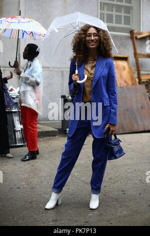 Elaine Welteroth posiert auf der Straße außerhalb des 3.1 Phillip Lim show während der New York Fashion Week - Sept. 10, 2018 - Foto: Start- und Landebahn Manhattan*** Nur für redaktionelle Verwendung?*** | Verwendung weltweit Stockfoto