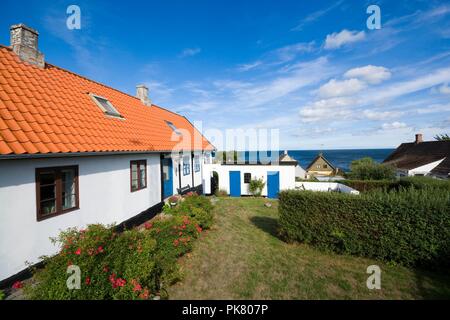 Traditionelle winzige Häuser des Weilers, Aarsdale, Bornholm, Dänemark Stockfoto