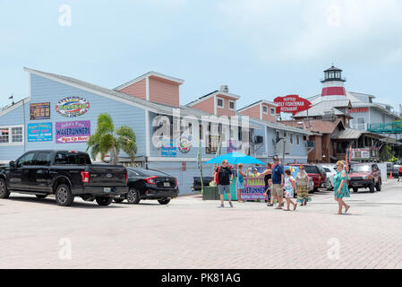 John's Pass Village an touristische Lage nahe Madeir Beach, Florida, USA Stockfoto