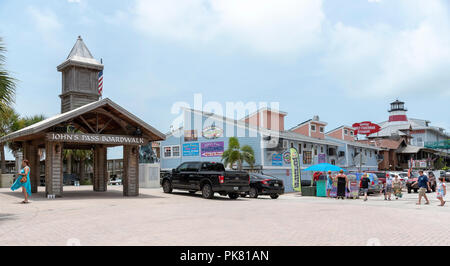 John's Pass Village an touristische Lage nahe Madeir Beach, Florida, USA Stockfoto