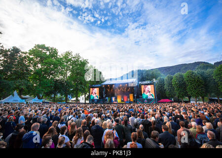 Norwegen, Bergen - 16. Juni 2018. Mit Blick auf das Festival Massen während der norwegischen Musik Festival Bergenfest 2018 in Bergen. (Foto: Gonzales Foto - Jarle H. Moe). Stockfoto