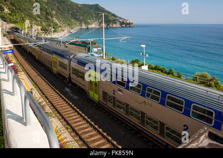 Corniglia Bahnhof. Zugverbindung zwischen La Spezia und Levanto. Der Zug ist der einfachste Weg, Cinque Terre, um zu sehen, wie sie in allen 5 Dorf Stockfoto