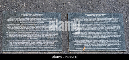 PRETORIA, SÜDAFRIKA, 31. JULI 2018: ein Granit Plakette für die Architekten der Voortrekker Monument in Pretoria, Gerhard Moerdijk Stockfoto