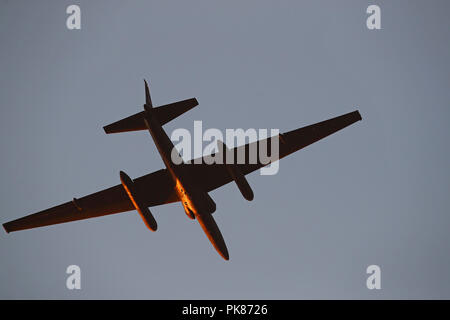 Ein U2 fliegt über das nördliche Kalifornien bei Sonnenuntergang. Stockfoto