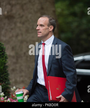 11. September 2018. Dominic Raab, Brexit Sekretär, kommt in der Downing Street für die wöchentliche Kabinettssitzung. Credit: Malcolm Park/Alamy Stockfoto