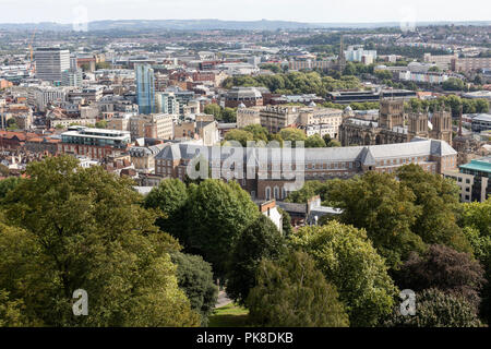 Panoramablick auf die Stadt Bristol vom Cabot Tower, Brandon Hill Park, Bristol, Großbritannien Stockfoto