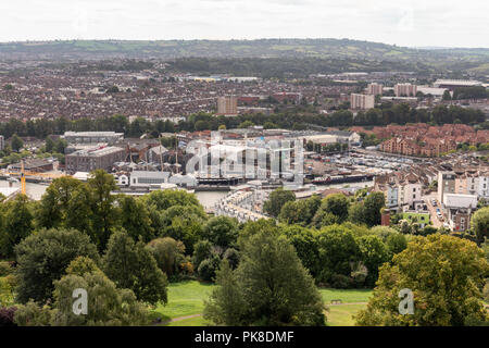 Stadtbild Panoramablick auf die Stadt Bristol und den Great Western Dockyard vom Cabot Tower, City of Bristol, England, Großbritannien Stockfoto