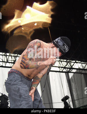 Mark Chavez von Adema führt bei Musik in Midtown Atlanta, Georgia am 4. Mai 2002. Quelle: Chris McKay/MediaPunch Stockfoto