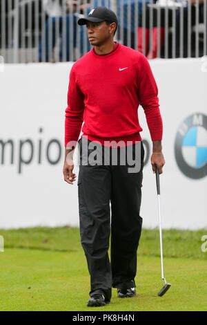 NEWTOWN SQUARE, PA-SEP 10: Tiger Woods geht den 18 während der letzten Runde der BMW Championship 2018 bei Aronimink Golf Club. Stockfoto