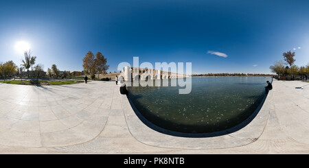 360 Grad Panorama Ansicht von Si-o-seh Pol (die 33 Bögen der Brücke)