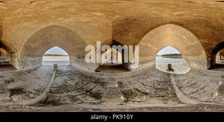 360 Grad Panorama Ansicht von Unter der Si-o-se Pol