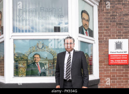 Mian Faisal Raschid ist ein britischer Politiker der Labour Party. Er ist Mitglied des Parlaments (MP) für Warrington Südlich Stockfoto