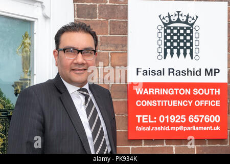 Mian Faisal Raschid ist ein britischer Politiker der Labour Party. Er ist Mitglied des Parlaments (MP) für Warrington Südlich Stockfoto