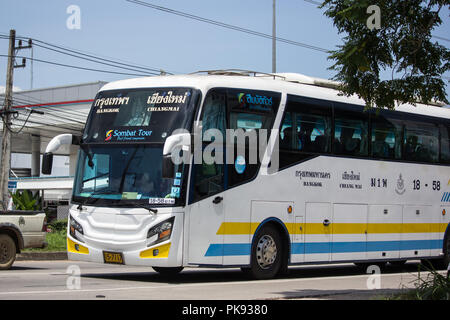 Chiangmai, Thailand - 11. September 2018: Scania 15 M-Bus der Firma Sombattour. Route Bangkok und Chiang Mai. Foto an der Straße Nr. 121 Chiangmai, thail Stockfoto
