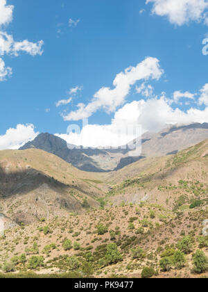 Cajon del Maipo. Maipo Canyon, eine Schlucht in der Anden. Chile. In der Nähe der Hauptstadt Santiago. Es bietet wunderschöne Landschaften. Stockfoto