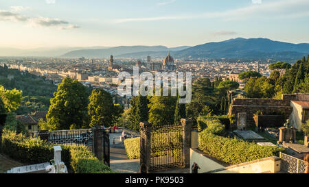 Blick von der Basilika San Miniato al Monte in Florenz, Toskana, Italien. Stockfoto