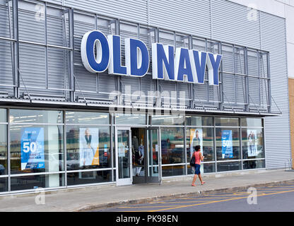 MONTREAL, KANADA - 28. August 2018: Old Navy Boutique in Montreal. Old Navy ist eine US-amerikanische Kleidung und Accessoires Handelsunternehmen im Besitz von Amerika Stockfoto