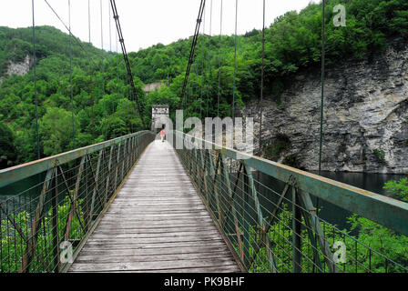 Arsiè, Venetien, Italien, corlo See. Die Ponte della Vittoria Stockfoto