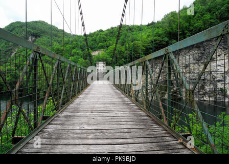 Arsiè, Venetien, Italien, corlo See. Die Ponte della Vittoria Stockfoto