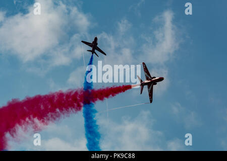 Red Arrows Hawk Flugzeuge Überfahrt in einer Ihrer aerobatic zeigt Stockfoto