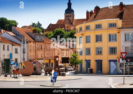 Zentraler Platz in der Nähe der Brücke, grauen Stadt, Frankreich Stockfoto