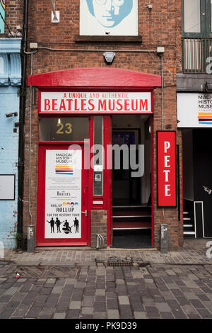 Die einzigartige und authentische Beatles Museum auf Mathew St in Liverpool UK. Der Cavern Club und verschiedene Beatles themed Bars und Clubs. Stockfoto