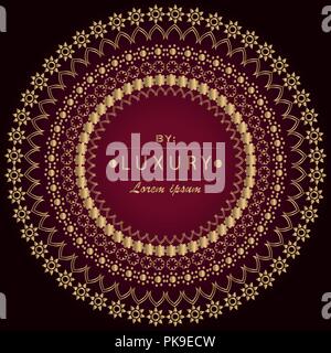 Golden Mandala mit Blumen Stock Vektor