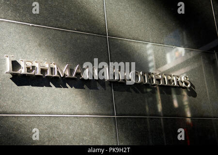 Lehman Brothers Global Headquarter in New York am Montag, 15. September 2008. Lehman Insolvenz schutz und ist eine der größten Investmentbanken seit den 90er Konkurs von Drexel Burnham Lambert während der Junk bonds Krise zu minimieren. (Â© Frances M. Roberts) Stockfoto