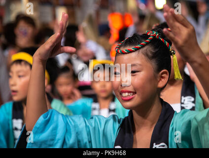 Japanische Kinder während der koenji Awaodori dance Summer Street Festival, Region Kanto, Tokio, Japan Stockfoto